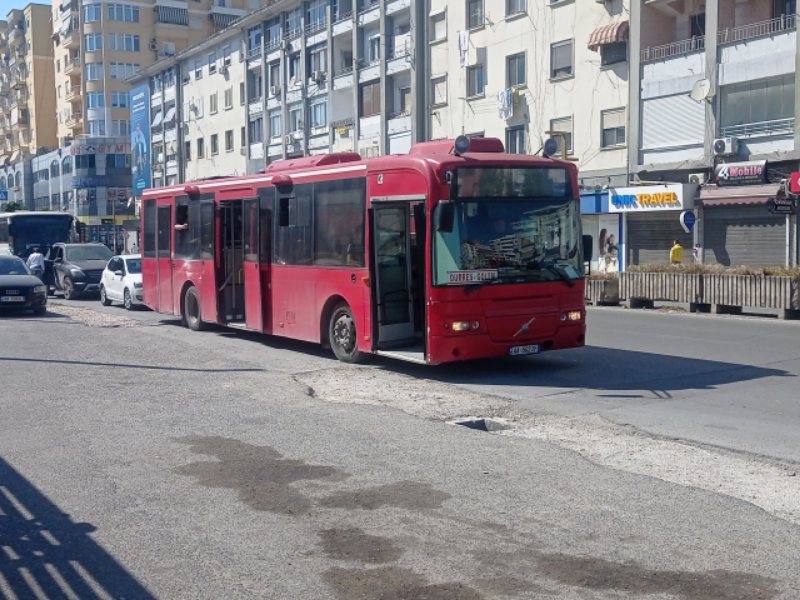 Golem Red Coach